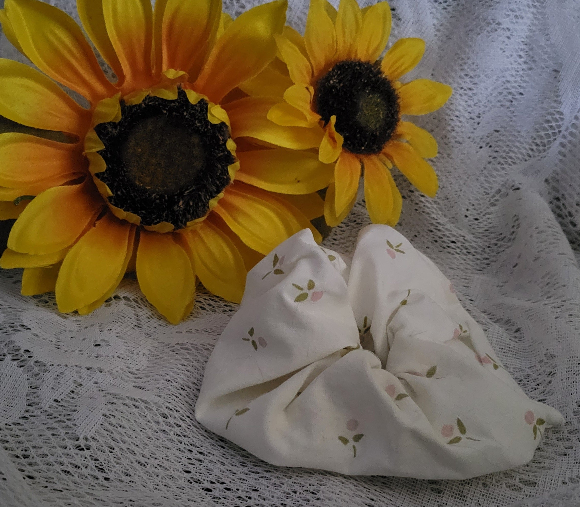 Handmade Scrunchies – White Floral & Cream Star Dot Hair Tie Set | Cute Vintage Cotton Hair Accessories | Gift for Her
